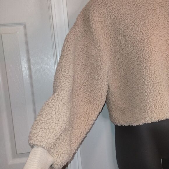 WILD FABLE Faux Shearling Cropped Sweat shirt - Picture 4 of 6